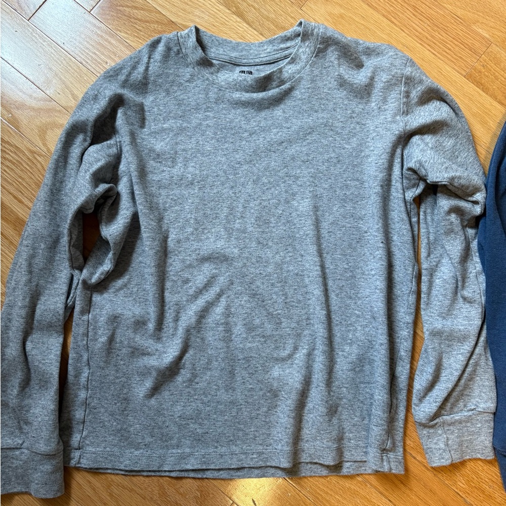 Lot of 2 - Mens Uniqlo Crewneck Long Sleeved Tops XS - Picture 2 of 7